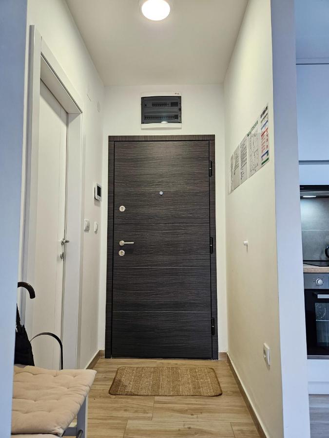 Roman Apartman Сремська Митровиця Екстер'єр фото